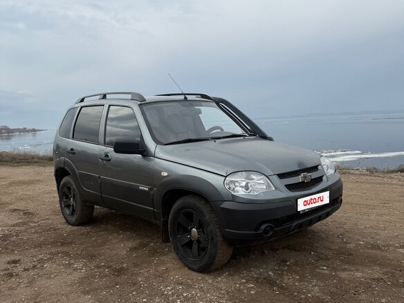 2014 Chevrolet Niva I Рестайлинг, серый, 450000 рублей - вид 1