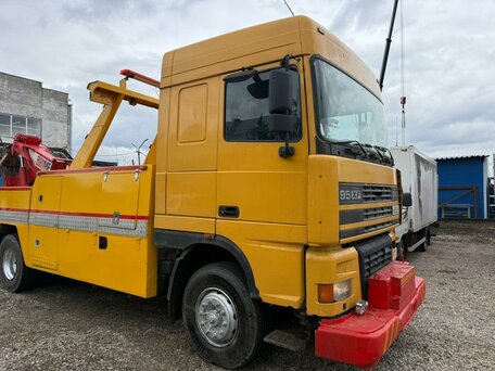 2000 DAF 95XF, жёлтый, 11000000 рублей, вид 2