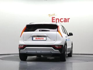 2023 Kia Niro II, белый, 1750000 рублей, вид 4