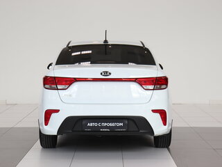 2020 Kia Rio IV, белый, 1178000 рублей, вид 3