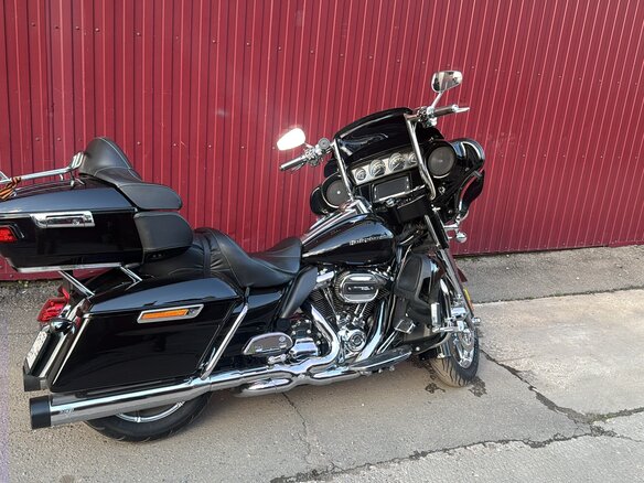 2017 Harley-Davidson Electra Glide, чёрный, 1600000 рублей