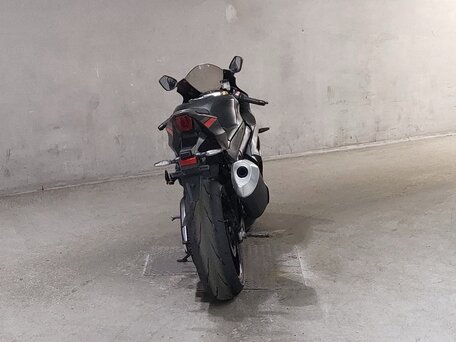2021 Suzuki GSX-R 1000, чёрный, 1636000 рублей, вид 4