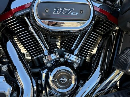 2019 Harley-Davidson Electra Glide, коричневый, 2050000 рублей, вид 3