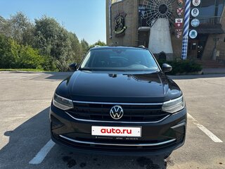 2021 Volkswagen Tiguan II Рестайлинг, чёрный, 2790000 рублей, вид 2