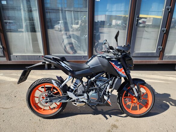 2017 KTM 200 Duke, чёрный, 265000 рублей - вид 3