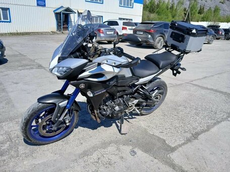 2015 Yamaha MT-09 Tracer (FJ-09), серебристый, 600000 рублей, вид 4