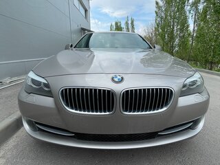 2013 BMW 5 серии 520i VI (F10/F11/F07), бежевый, 1980000 рублей, вид 1