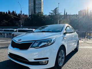 2015 Kia Rio III Рестайлинг, белый, 900000 рублей, вид 2