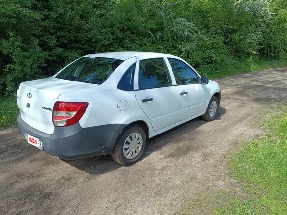 2018 Lada (ВАЗ) Granta I, белый, 385000 рублей - вид 4