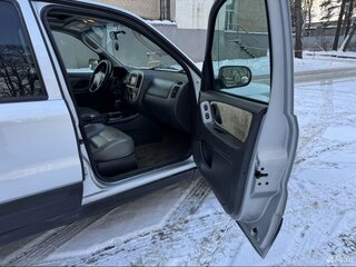 2005 Ford Escape I Рестайлинг, серебристый, 520000 рублей, вид 2