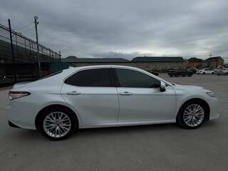 2019 Toyota Camry VIII (XV70), белый, 2900000 рублей, вид 4