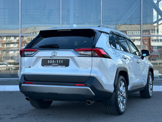 2021 Toyota RAV4 V (XA50), белый, 4135000 рублей, вид 3