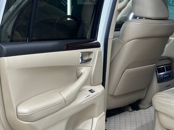 2010 Lexus LX 570 III, белый, 3400000 рублей - вид 16
