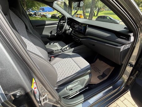 2025 Skoda Octavia IV (A8) Рестайлинг, серый, 5847000 рублей, вид 2