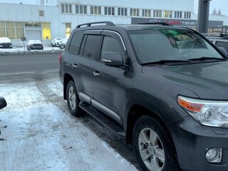 2013 Toyota Land Cruiser 200 Series Рестайлинг 1, серый, 3425000 рублей, вид 3