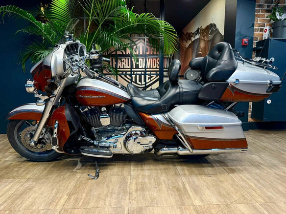 2014 Harley-Davidson CVO Limited, красный, 1890000 рублей - вид 4