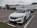 2017 Honda Accord IX Рестайлинг, белый, 2000000 рублей - вид 2