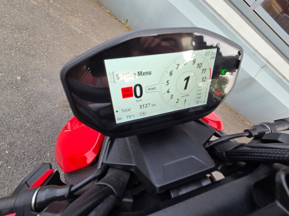 2023 Ducati Streetfighter V2, красный, 1980000 рублей - вид 20