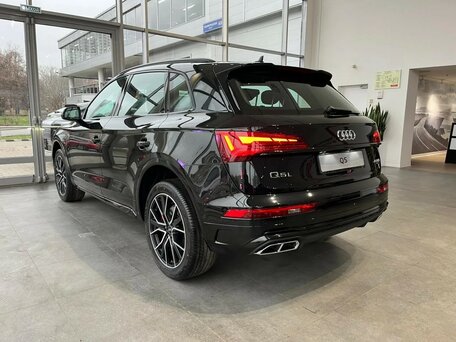 2026 Audi Q5 L 45 TFSI II (FY) Рестайлинг, чёрный, 6090000 рублей, вид 4