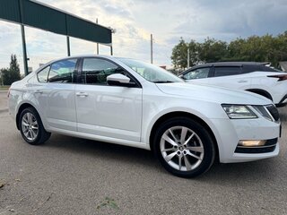 2018 Skoda Octavia III (A7) Рестайлинг, белый, 1772000 рублей, вид 4
