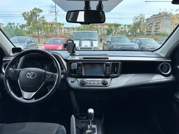2018 Toyota RAV4 IV (XA40) Рестайлинг, белый, 2690000 рублей - вид 10