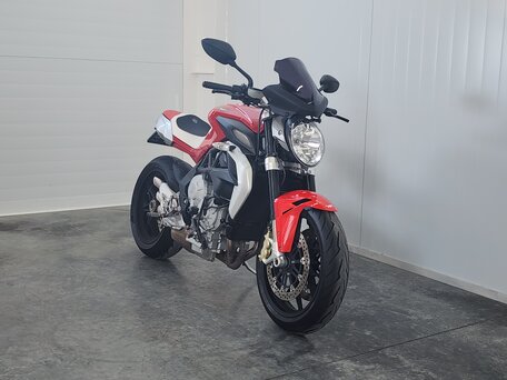 2013 MV Agusta Brutale 675, красный, 529000 рублей, вид 2