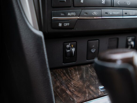 2016 Toyota Camry VII (XV50) Рестайлинг, белый, 2639000 рублей - вид 17
