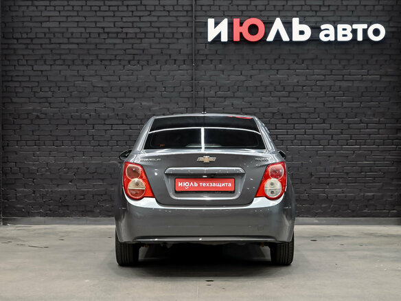 2013 Chevrolet Aveo II, серый, 600000 рублей - вид 5