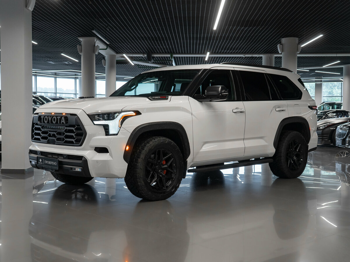 Открыть фотографии: Toyota Sequoia III