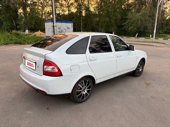 2015 Lada (ВАЗ) Priora I Рестайлинг, белый, 630000 рублей - вид 5