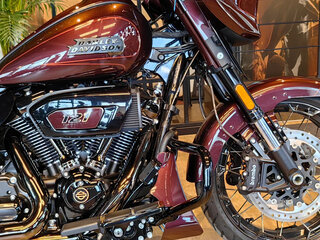 2024 Harley-Davidson CVO Street Glide, пурпурный, 4950000 рублей, вид 4