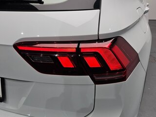 2021 Volkswagen Tiguan II Рестайлинг, белый, 2750000 рублей, вид 4