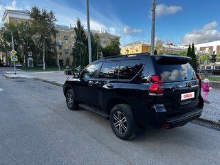 2019 Toyota Land Cruiser Prado 150 Series Рестайлинг 2, чёрный, 4390000 рублей, вид 5