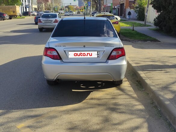 2011 Daewoo Nexia I Рестайлинг, серебристый, 260000 рублей - вид 4