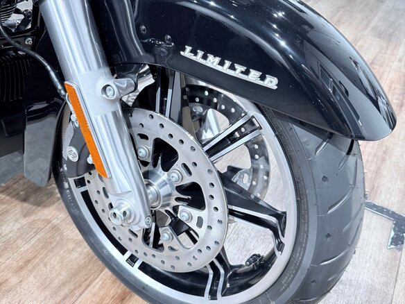 2023 Harley-Davidson Road Glide Limited, чёрный, 3599000 рублей - вид 40