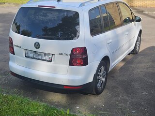 2010 Volkswagen Touran I Рестайлинг, белый, 1000000 рублей, вид 4
