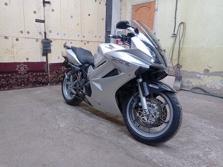 2003 Honda VFR 800, серебристый, 450000 рублей, вид 2