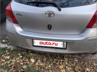 2010 Toyota Vitz II (XP90), серебристый, 650000 рублей, вид 3
