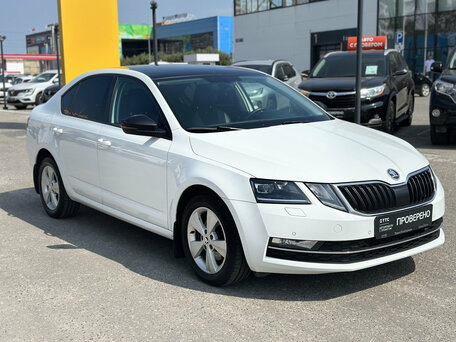 2018 Skoda Octavia III (A7) Рестайлинг, белый, 1410000 рублей, вид 3