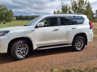 2019 Toyota Land Cruiser Prado 150 Series Рестайлинг 2, белый, 6500000 рублей, вид 3