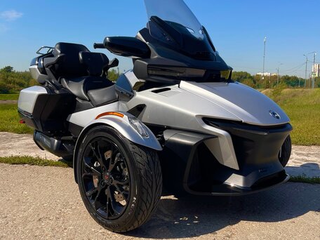 2023 BRP Can-Am Spyder, серый, 3030000 рублей, вид 1