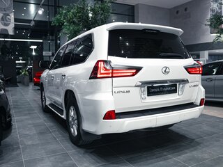 2016 Lexus LX 450d III Рестайлинг 2, белый, 7490000 рублей, вид 3