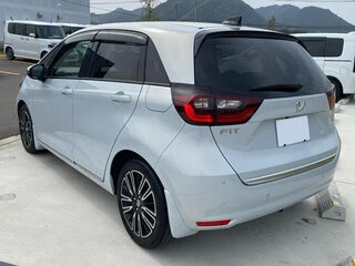 2022 Honda Fit IV Рестайлинг, серебристый, 1150000 рублей, вид 4