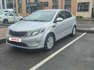 2012 Kia Rio 5-speed III, серебристый, 600000 рублей, вид 1