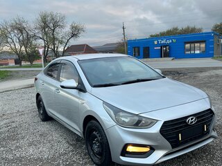 2017 Hyundai Solaris II, белый, 745000 рублей, вид 2