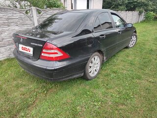 2005 Mercedes-Benz C-Класс 180 II (W203) Рестайлинг, чёрный, 650000 рублей, вид 3
