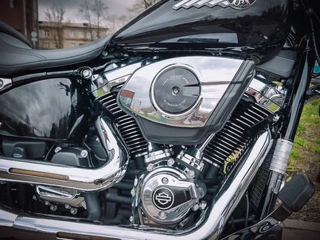 2025 Harley-Davidson Fat Boy, чёрный, 2830000 рублей, вид 4