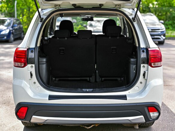 2018 Mitsubishi Outlander III Рестайлинг 2, белый - вид 14