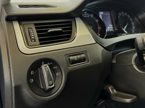 2018 Skoda Rapid I Рестайлинг, синий, 1485000 рублей - вид 9