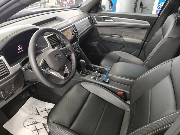 2022 Volkswagen Atlas Cross Sport I, чёрный, 3700000 рублей - вид 7